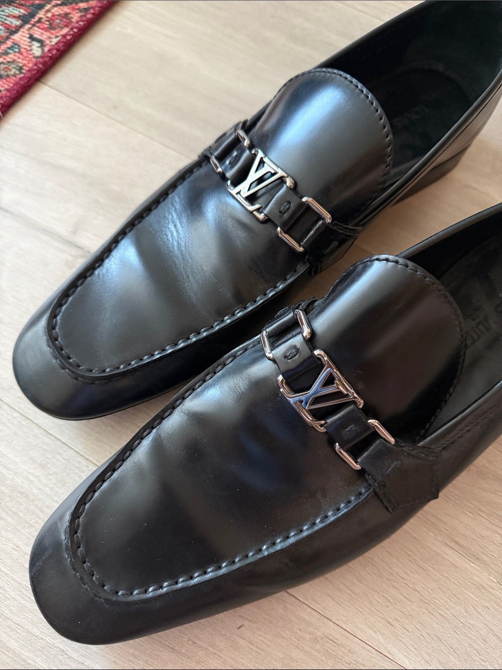 LOUIS VUITTON black leather loafer